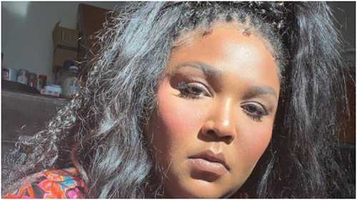 'Keep Him Private Sis!! Keep Them Guessing’: Lizzo Cuddles and Reads Books with Mystery Man, Fans React